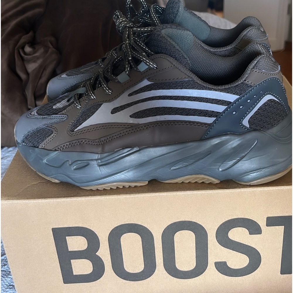 Yeezy Boost 700
